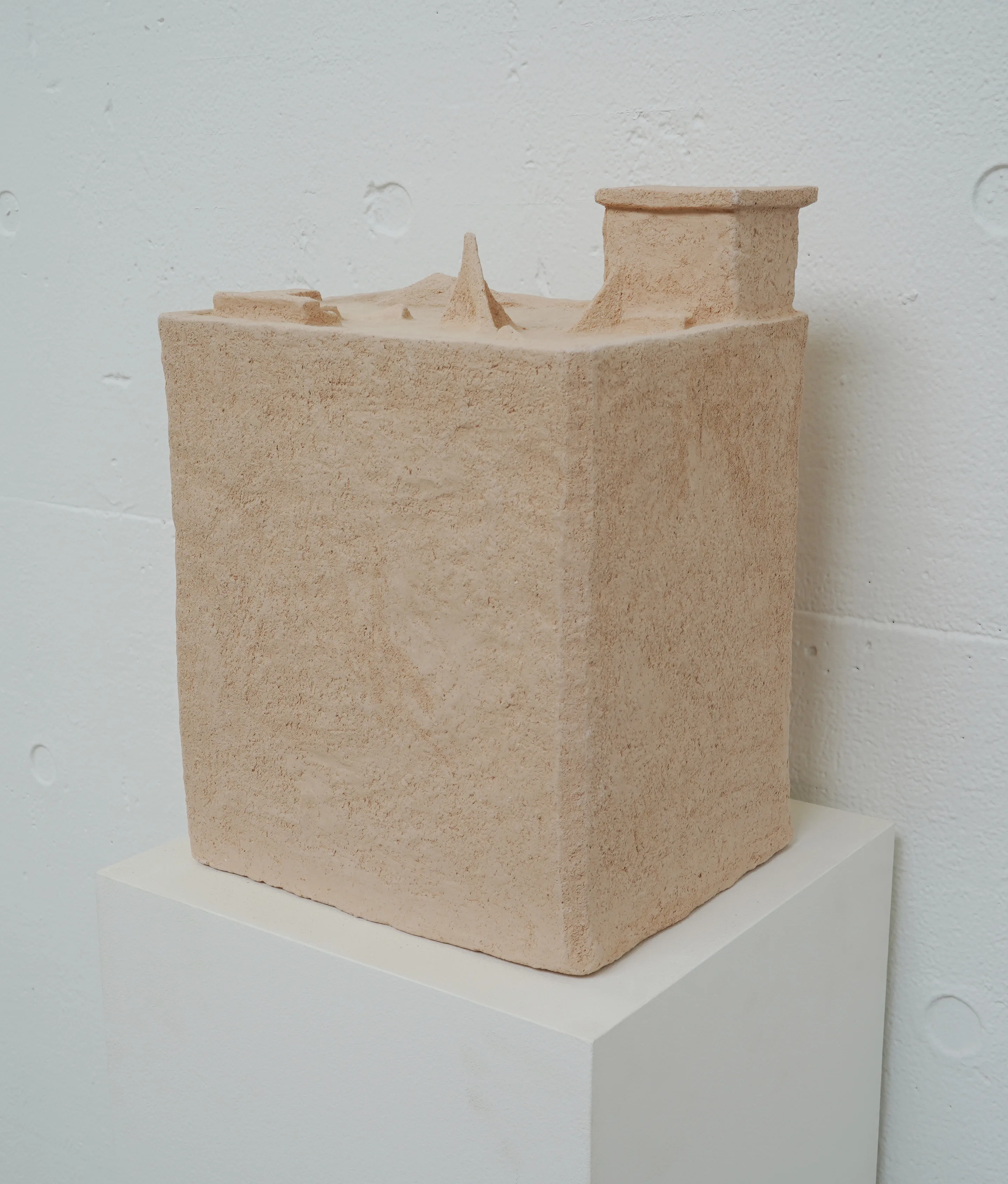 <p><strong>ある空間</strong> (2023年)</p> 