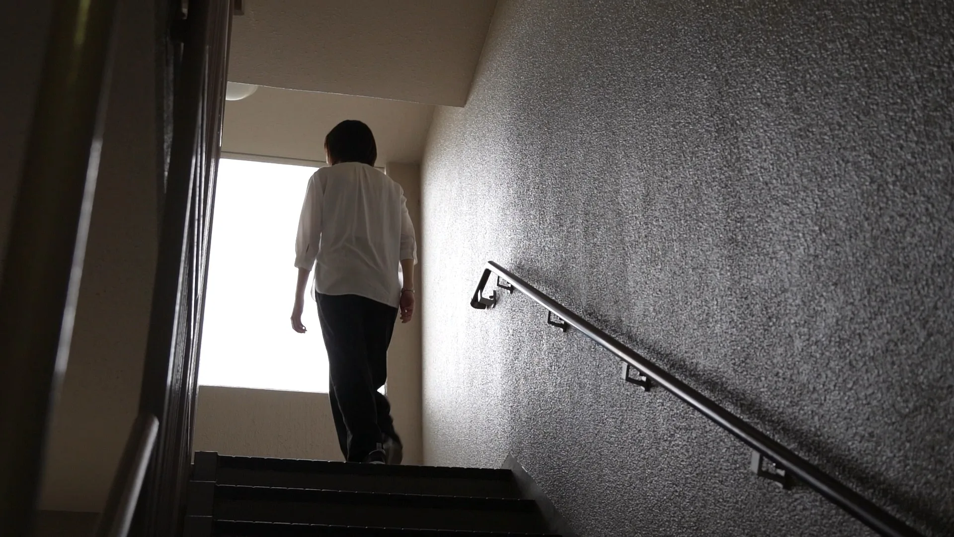 <p><strong>虚実の塔</strong> (2022年)</p> 