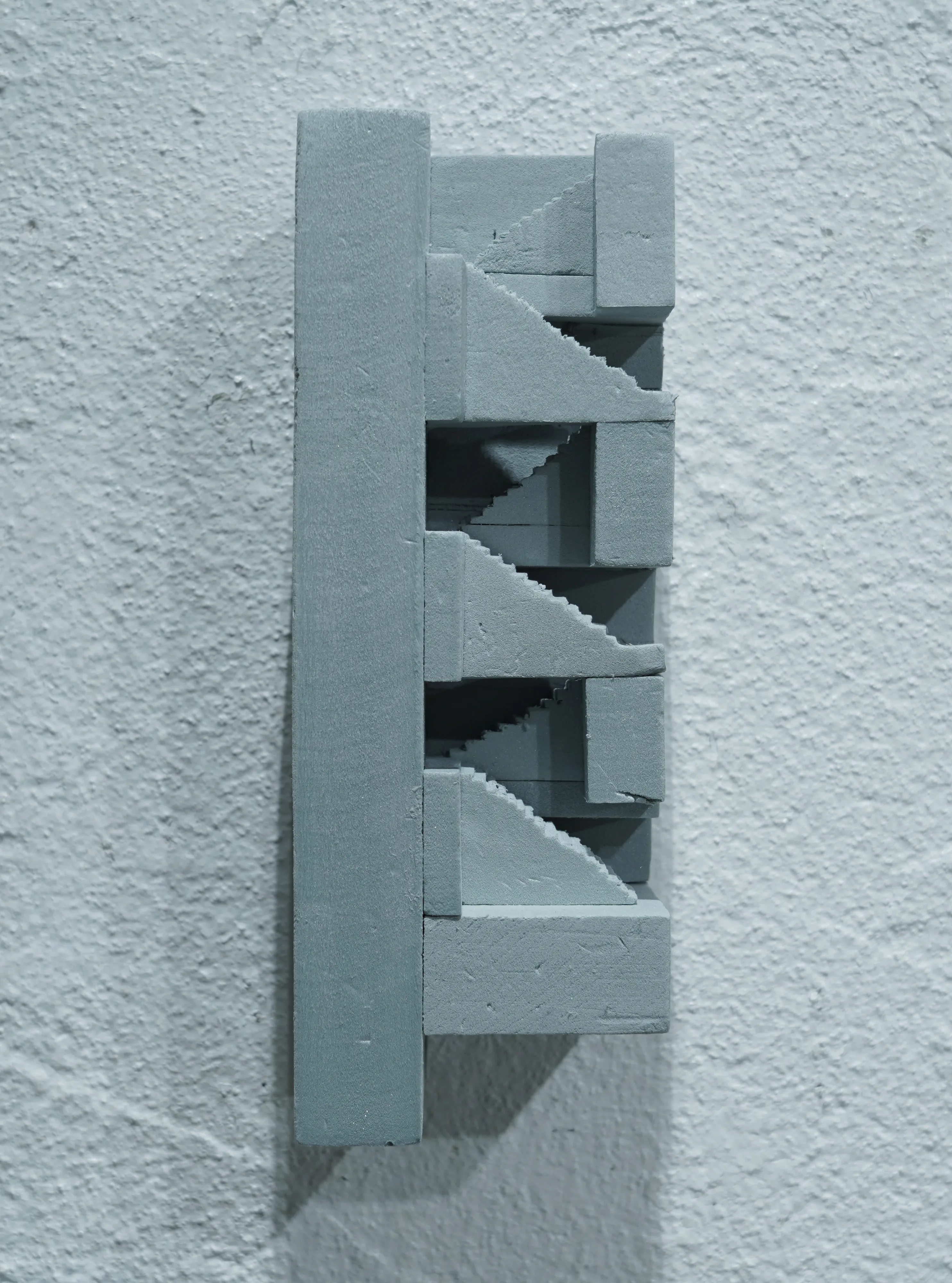 <p><strong>虚実の塔</strong> (2022年)</p> 