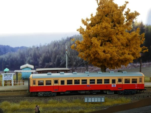 <p>小湊鐡道　上総久保駅　大銀杏</p> 