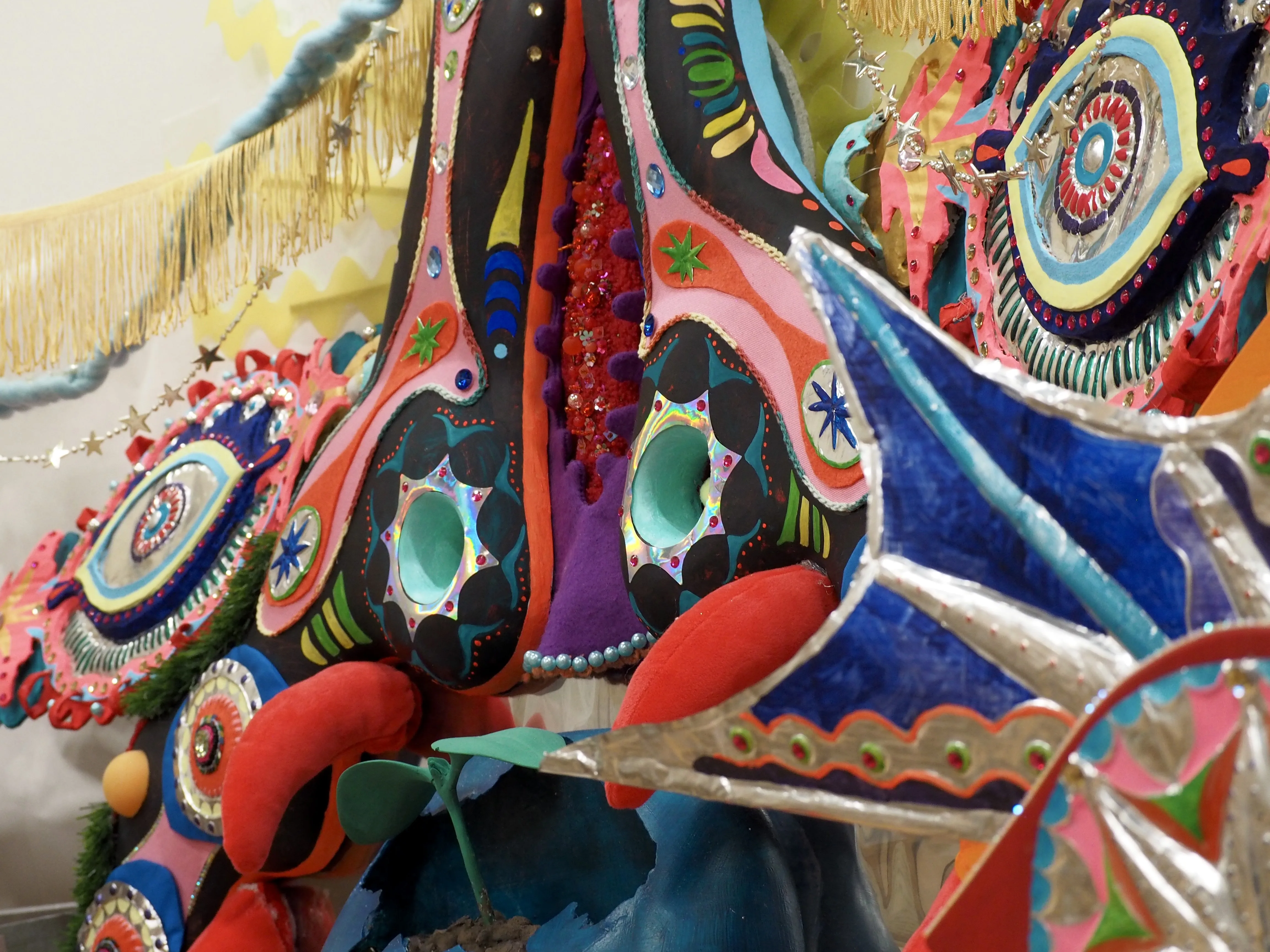 10/30より、東横INNショーウィンドウにて、金沢美術工芸大学・勝又理音さんの作品を展示。